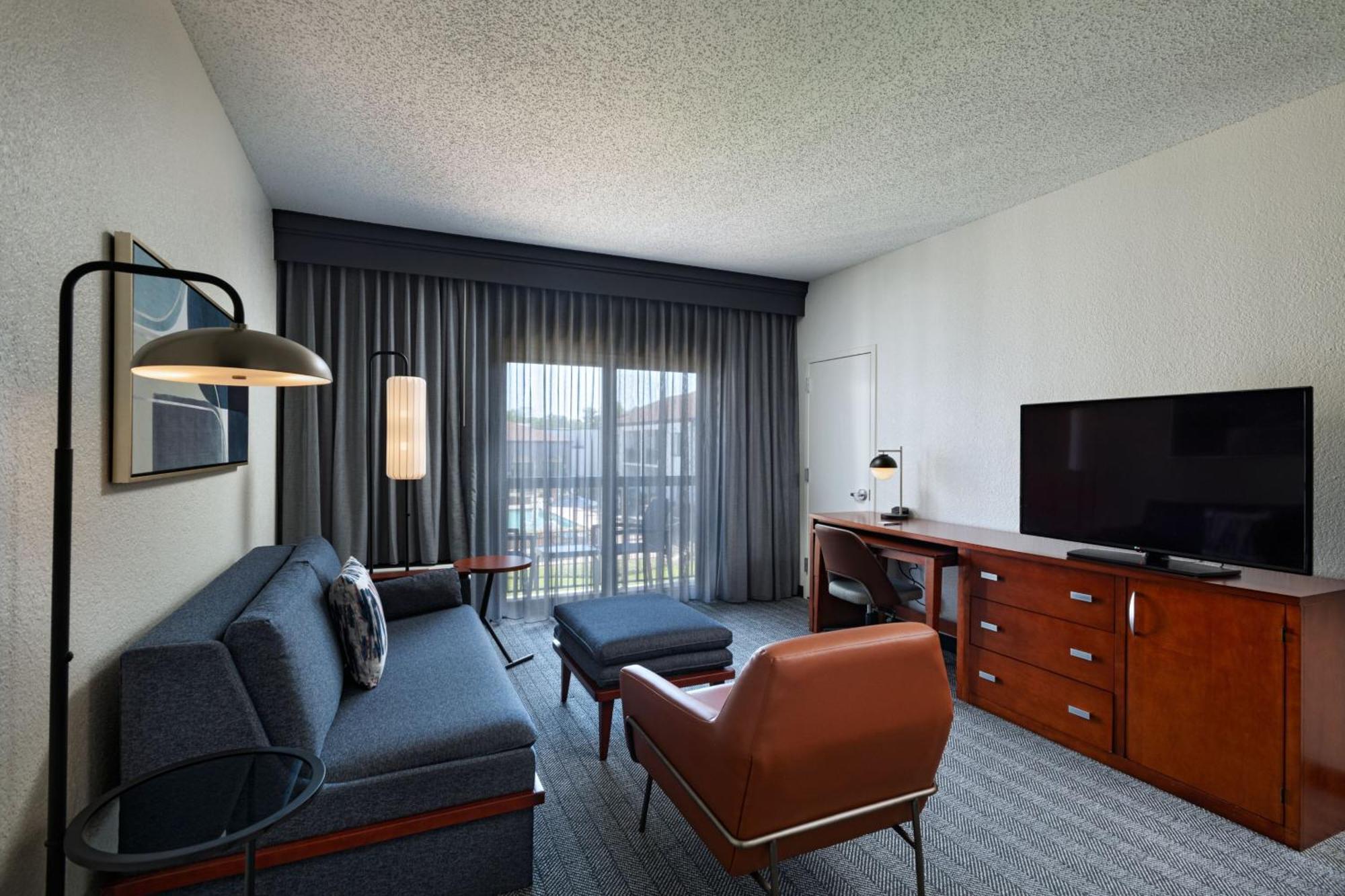 Courtyard Fort Worth University Drive Экстерьер фото