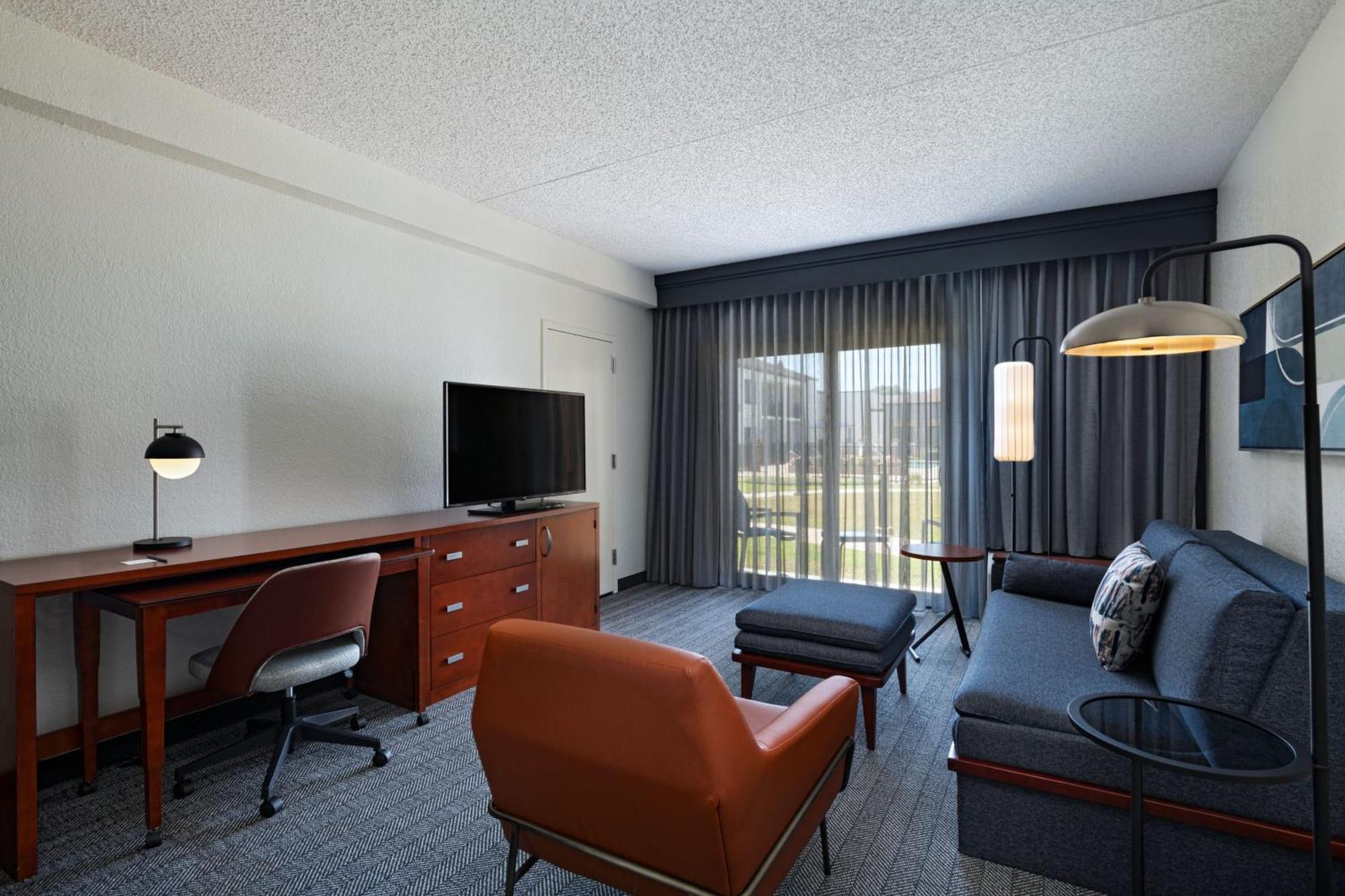 Courtyard Fort Worth University Drive Экстерьер фото