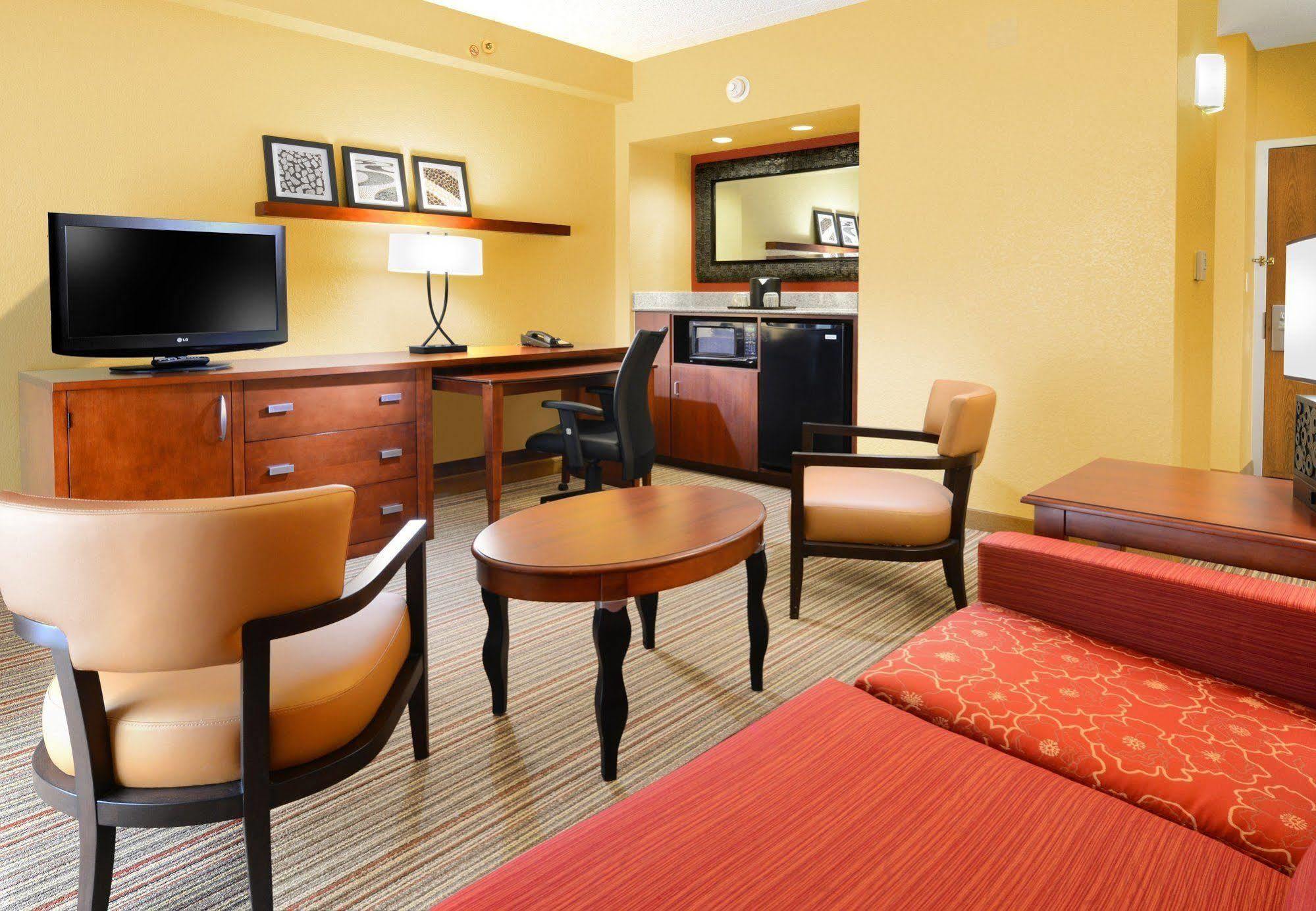 Courtyard Fort Worth University Drive Экстерьер фото